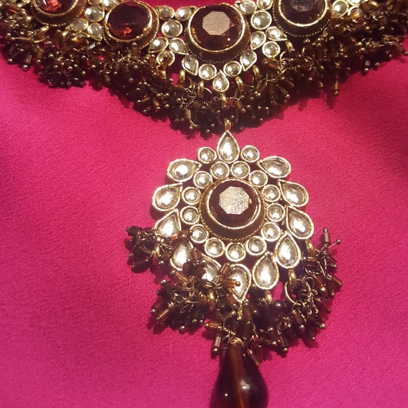 Kundan bridal set in dark brown and gold - Picture 2 of 3